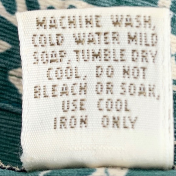 Tori Richard Hawaiian Shirt Cotton Batik Green Cream Shell Buttons Size L - Picture 6 of 6